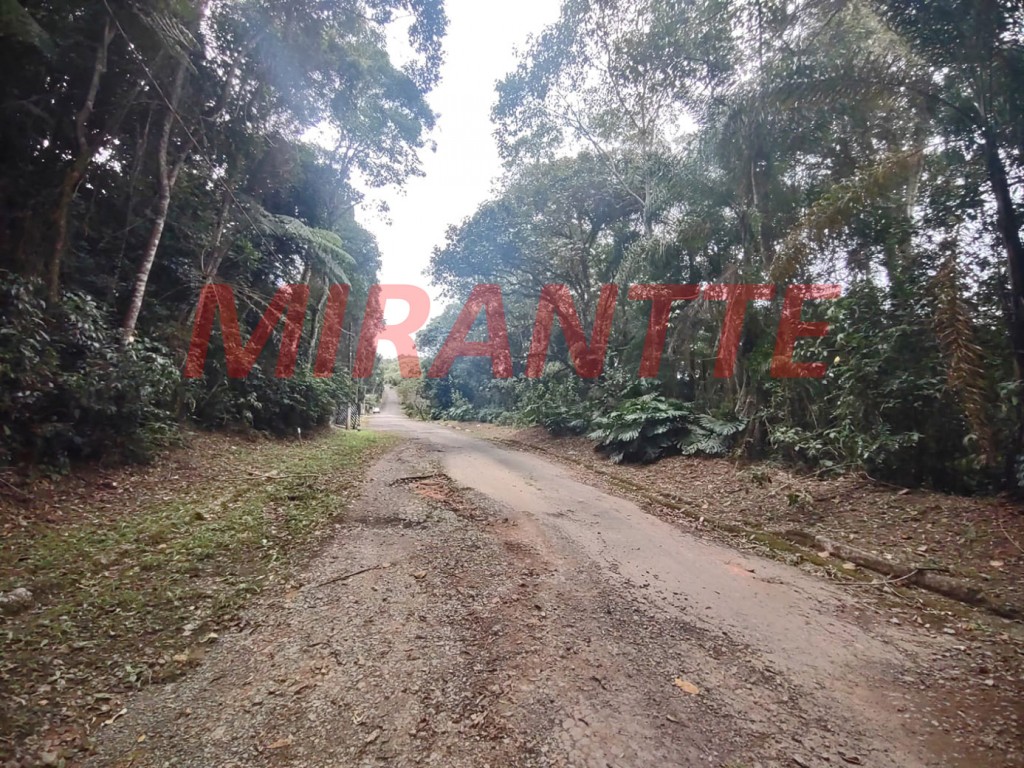 Terreno de 1.796m² em Serra Da Cantareira