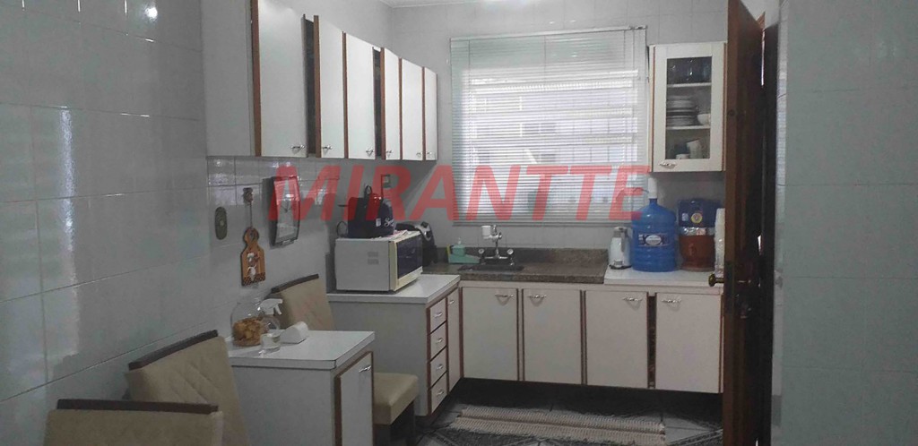 Sobrado de 191m² com 2 quartos em Água Fria