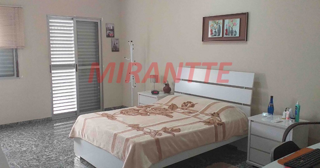 Sobrado de 191m² com 2 quartos em Água Fria