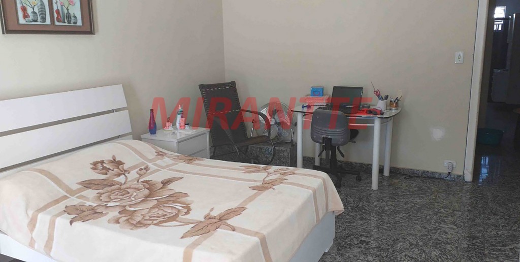 Sobrado de 191m² com 2 quartos em Água Fria