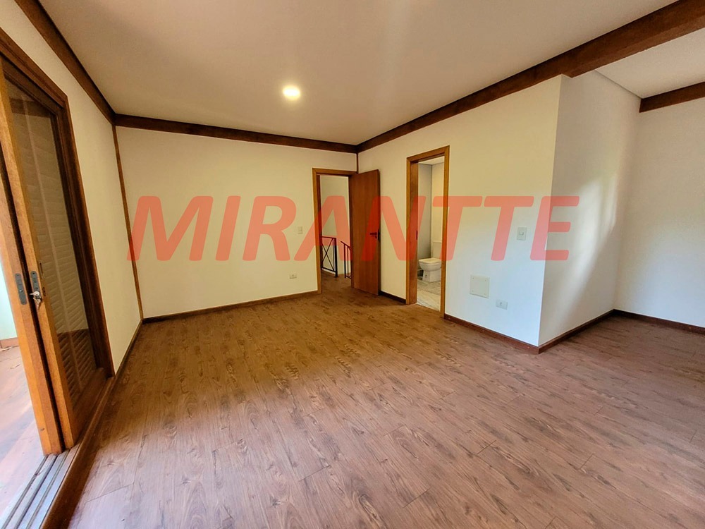 Sobrado de 230m² com 3 quartos em Serra da Cantareira