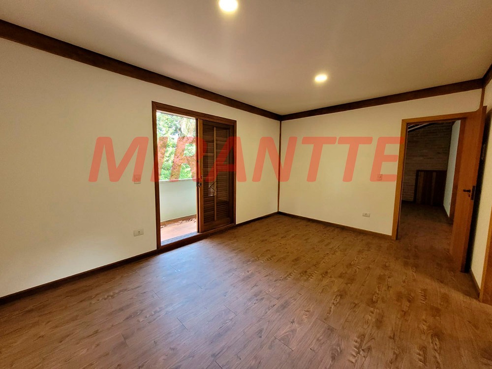 Sobrado de 230m² com 3 quartos em Serra da Cantareira