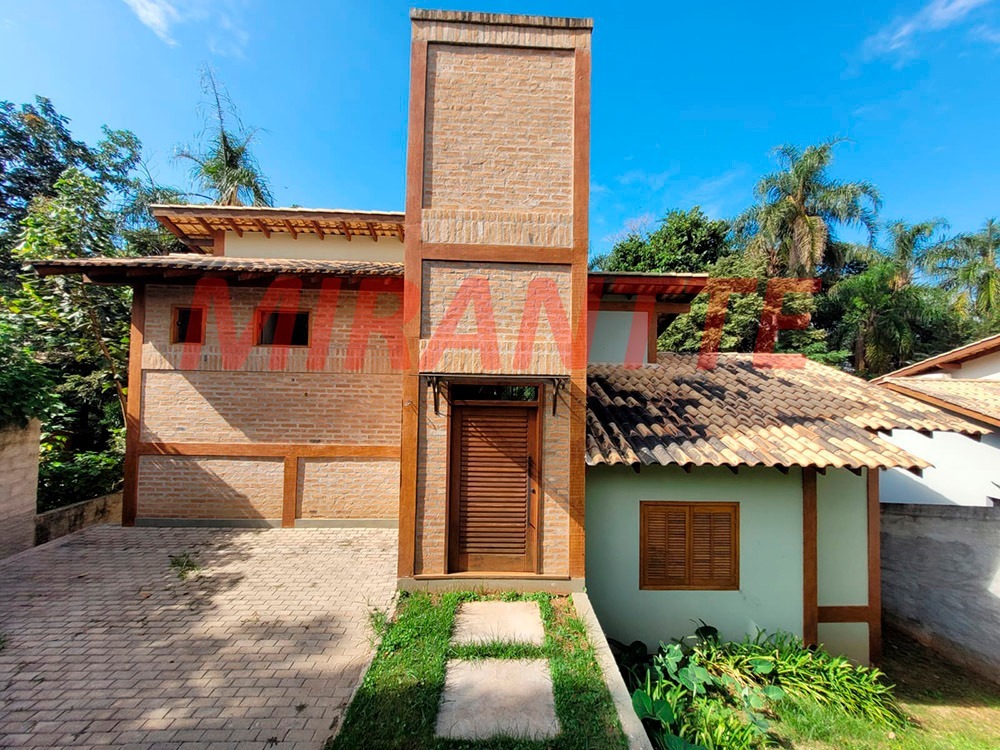 Sobrado de 230m² com 3 quartos em Serra da Cantareira
