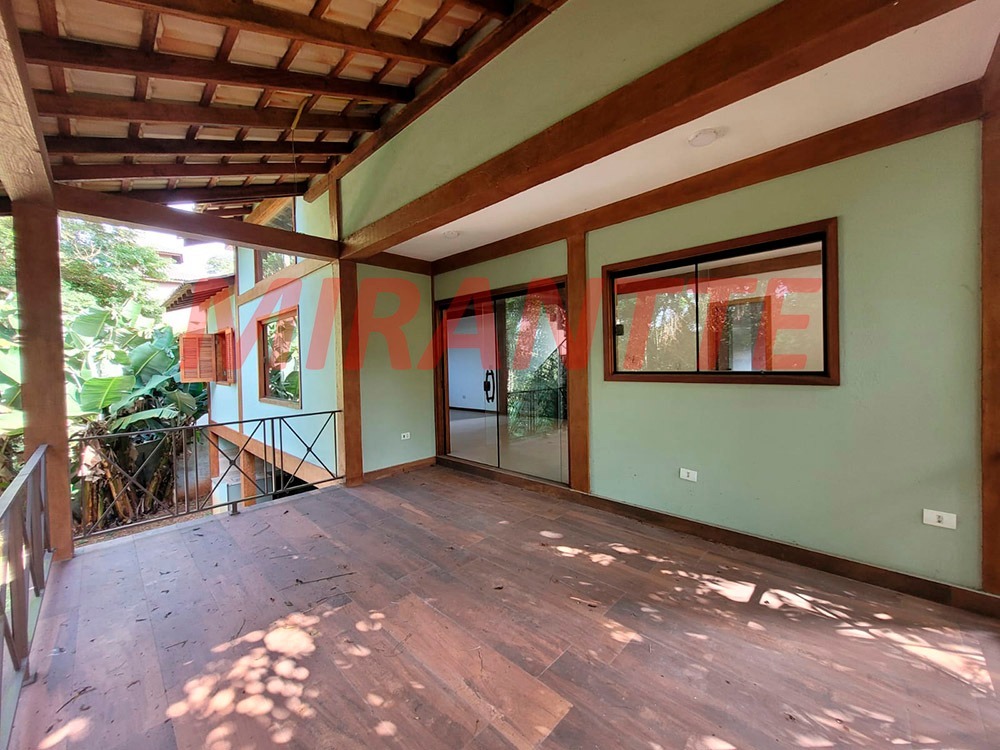 Sobrado de 230m² com 3 quartos em Serra da Cantareira
