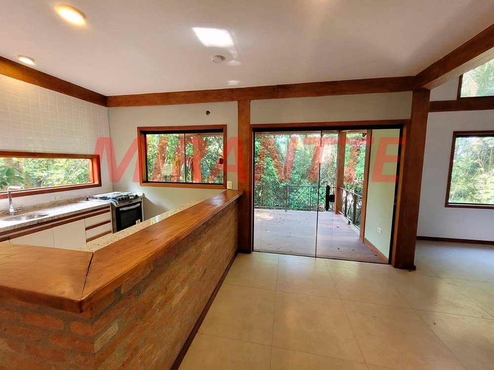 Sobrado de 230m² com 3 quartos em Serra da Cantareira