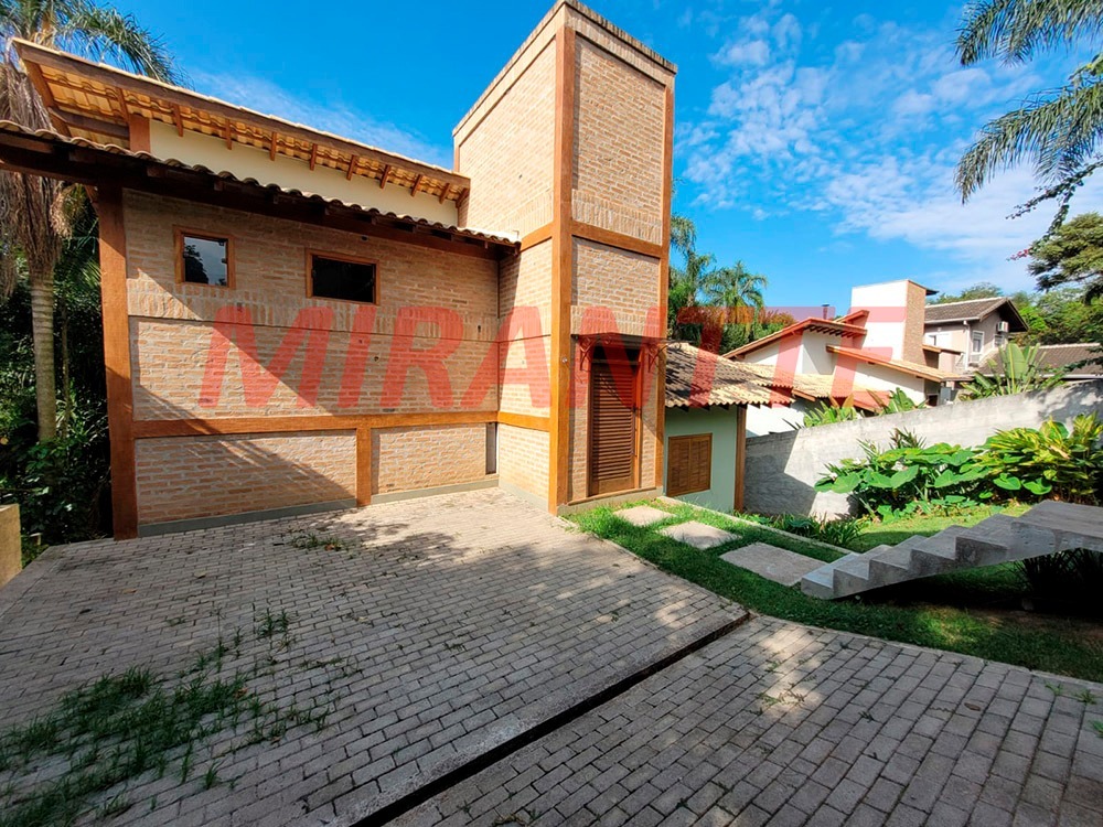 Sobrado de 230m² com 3 quartos em Serra da Cantareira