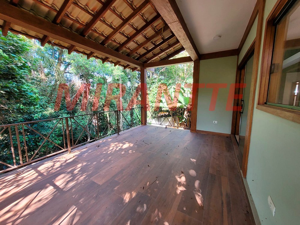Sobrado de 230m² com 3 quartos em Serra da Cantareira