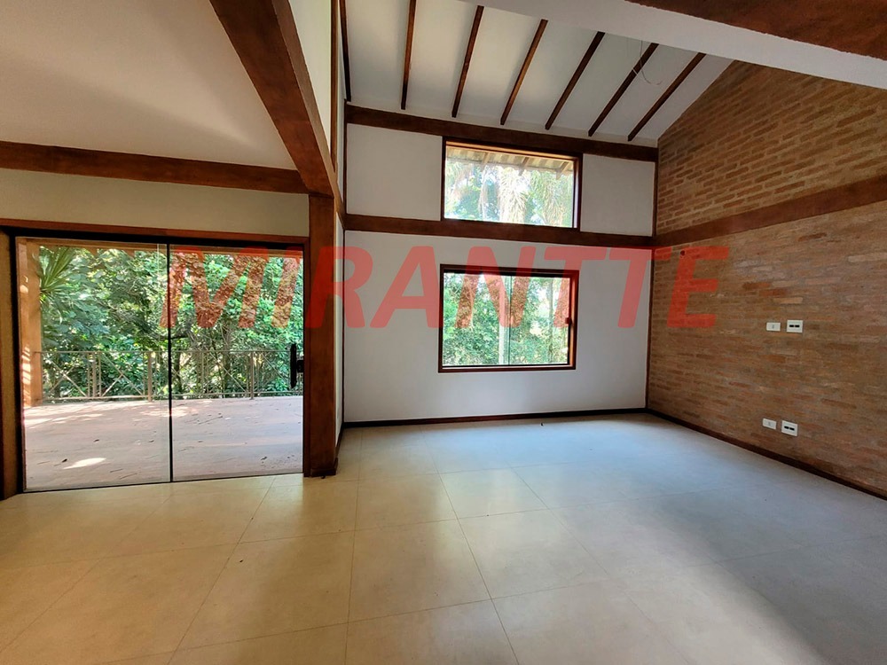 Sobrado de 230m² com 3 quartos em Serra da Cantareira