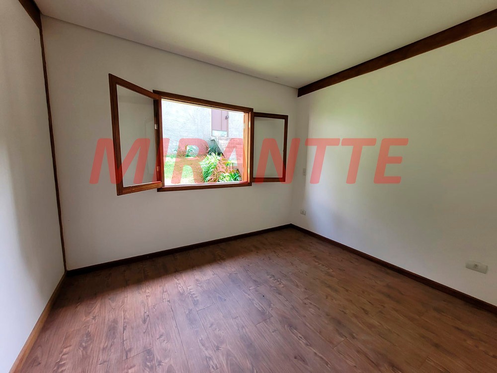 Sobrado de 230m² com 3 quartos em Serra da Cantareira