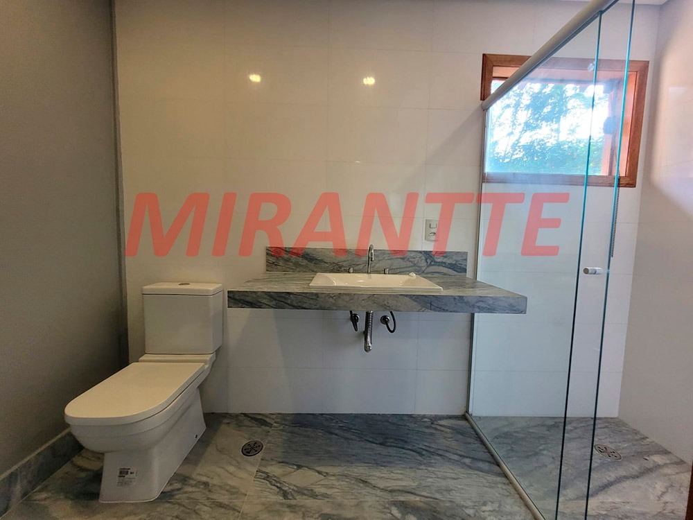 Sobrado de 230m² com 3 quartos em Serra da Cantareira