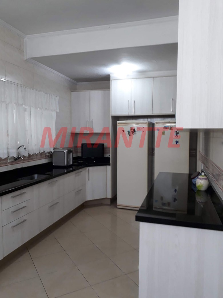 Sobrado de 181m² com 3 quartos em Vila Nova Carolina