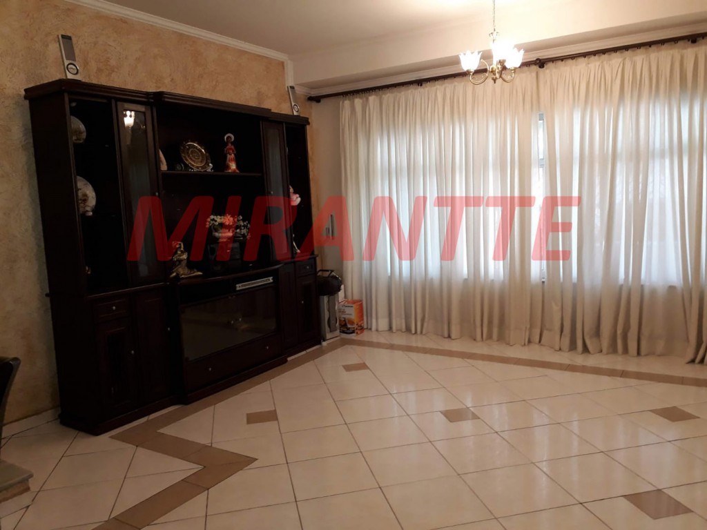 Sobrado de 181m² com 3 quartos em Vila Nova Carolina