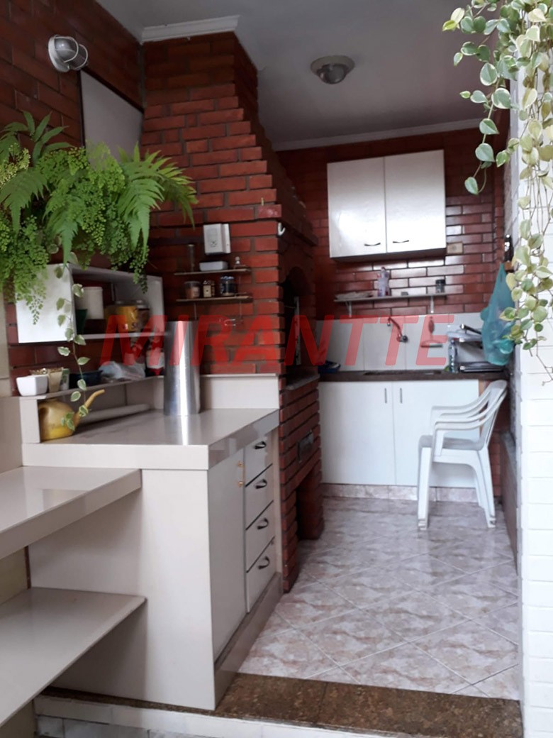 Sobrado de 181m² com 3 quartos em Vila Nova Carolina