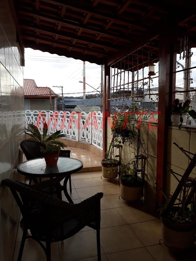 Sobrado de 181m² com 3 quartos em Vila Nova Carolina