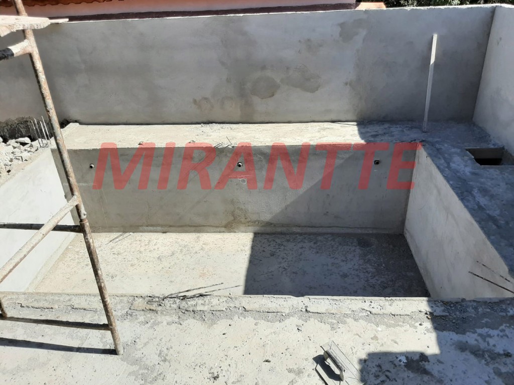 Sobrado de 170m² com 3 quartos em Terra Preta