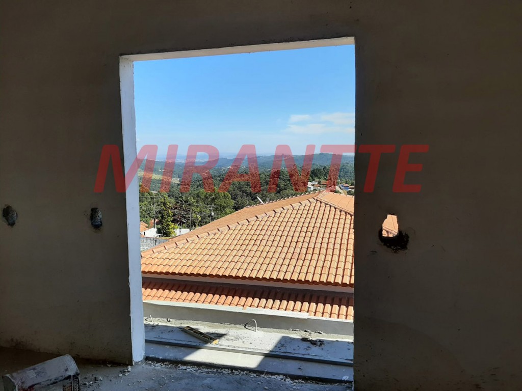 Sobrado de 170m² com 3 quartos em Terra Preta