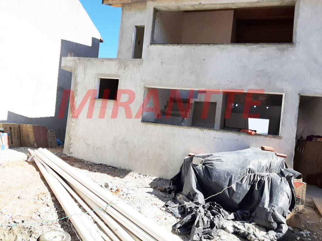 Sobrado de 170m² com 3 quartos em Terra Preta
