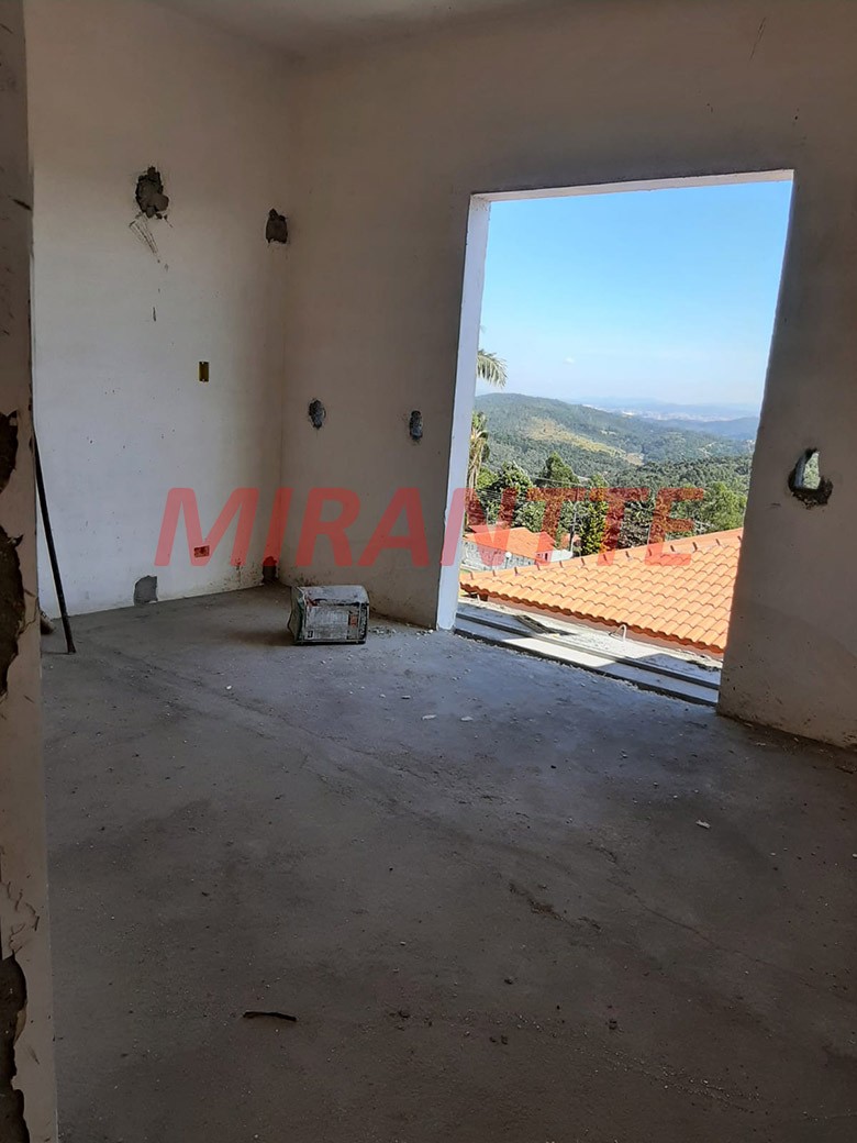 Sobrado de 170m² com 3 quartos em Terra Preta