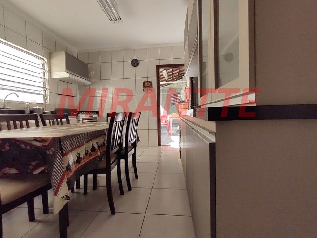 Sobrado de 141m² com 4 quartos em Santana