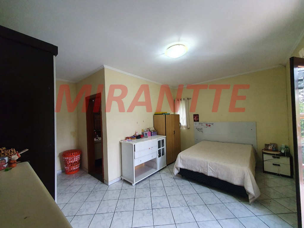 Sobrado de 300m² com 4 quartos em Jardim Guapíra