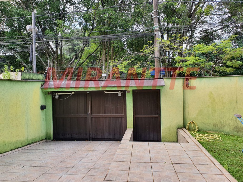 Sobrado de 300m² com 4 quartos em Jardim Guapíra