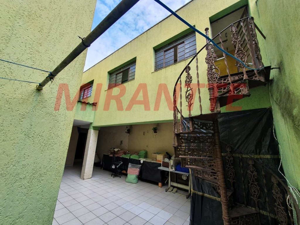 Sobrado de 300m² com 4 quartos em Jardim Guapíra