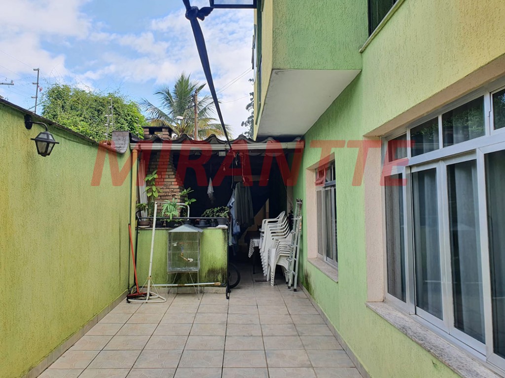 Sobrado de 300m² com 4 quartos em Jardim Guapíra