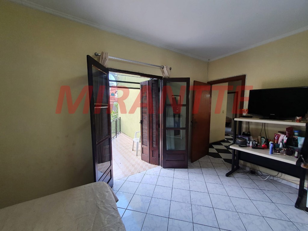 Sobrado de 300m² com 4 quartos em Jardim Guapíra