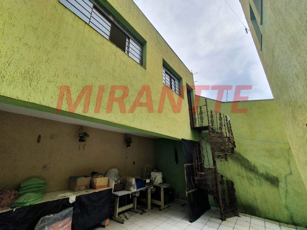 Sobrado de 300m² com 4 quartos em Jardim Guapíra