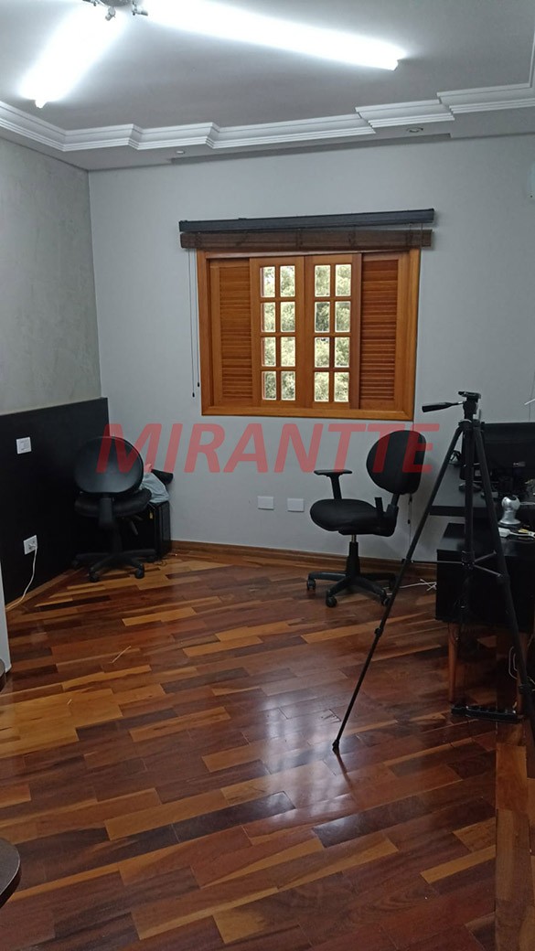 Sobrado de 240m² com 3 quartos em Vila Irmaos Arnoni