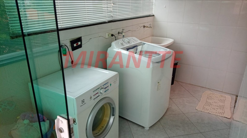 Sobrado de 240m² com 3 quartos em Vila Irmaos Arnoni