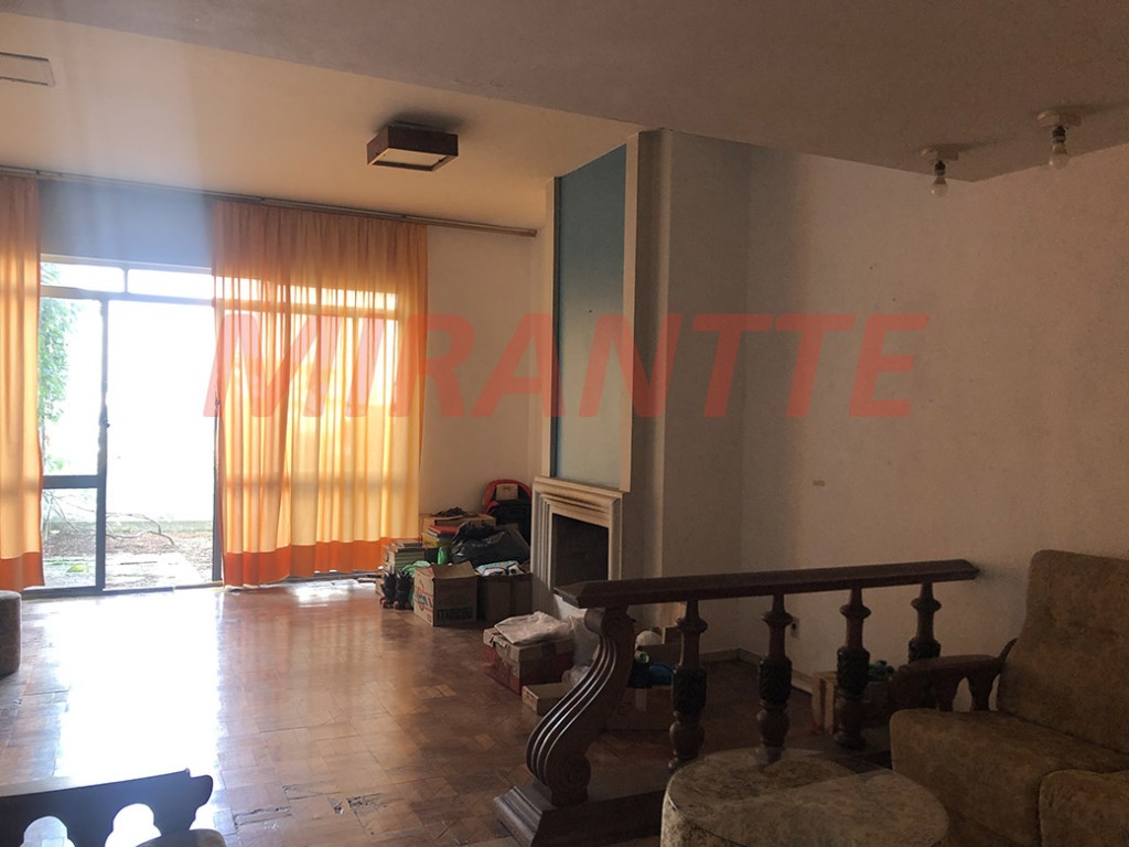 Sobrado de 240m² com 3 quartos em Jardim São Bento
