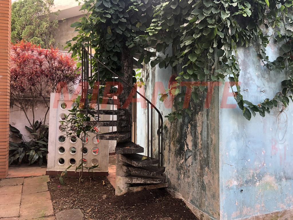 Sobrado de 240m² com 3 quartos em Jardim São Bento