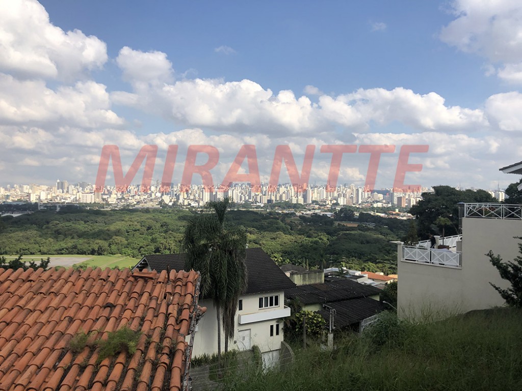 Sobrado de 240m² com 3 quartos em Jardim São Bento