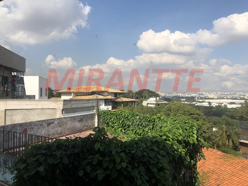 Sobrado de 240m² com 3 quartos em Jardim São Bento