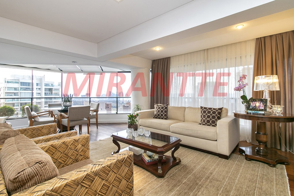 Apartamento de 285m² com 4 quartos em Morumbi