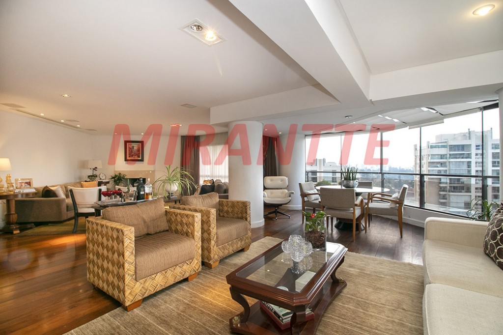 Apartamento de 285m² com 4 quartos em Morumbi