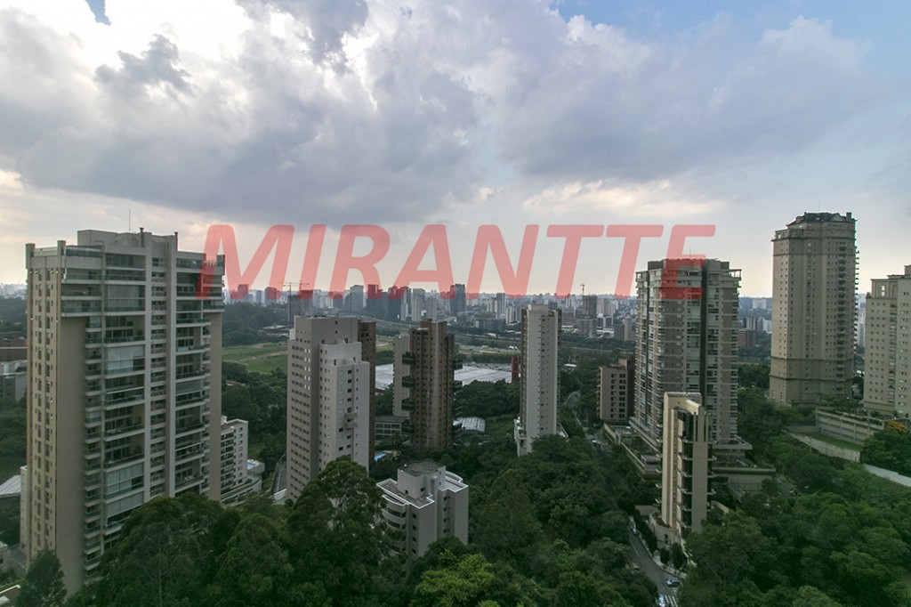 Apartamento de 285m² com 4 quartos em Morumbi