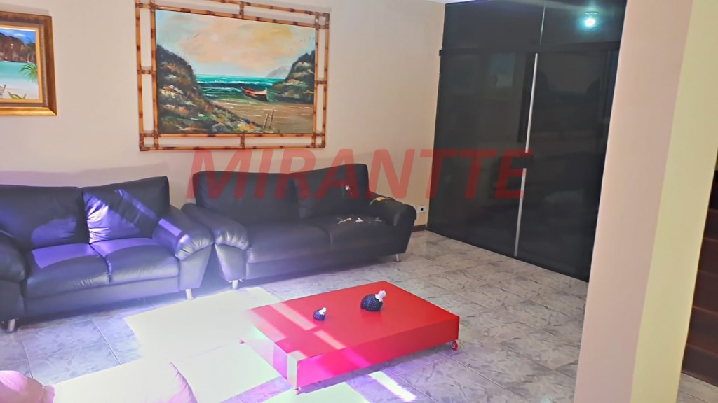 Sobrado de 220m² com 4 quartos em Jardim Peri