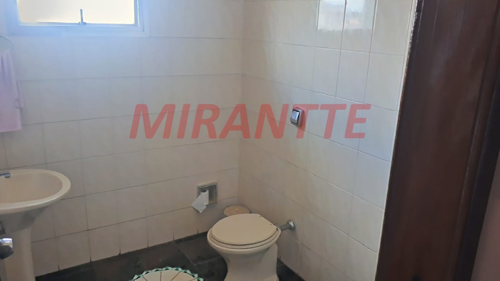 Sobrado de 220m² com 4 quartos em Jardim Peri