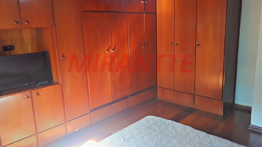 Sobrado de 220m² com 4 quartos em Jardim Peri