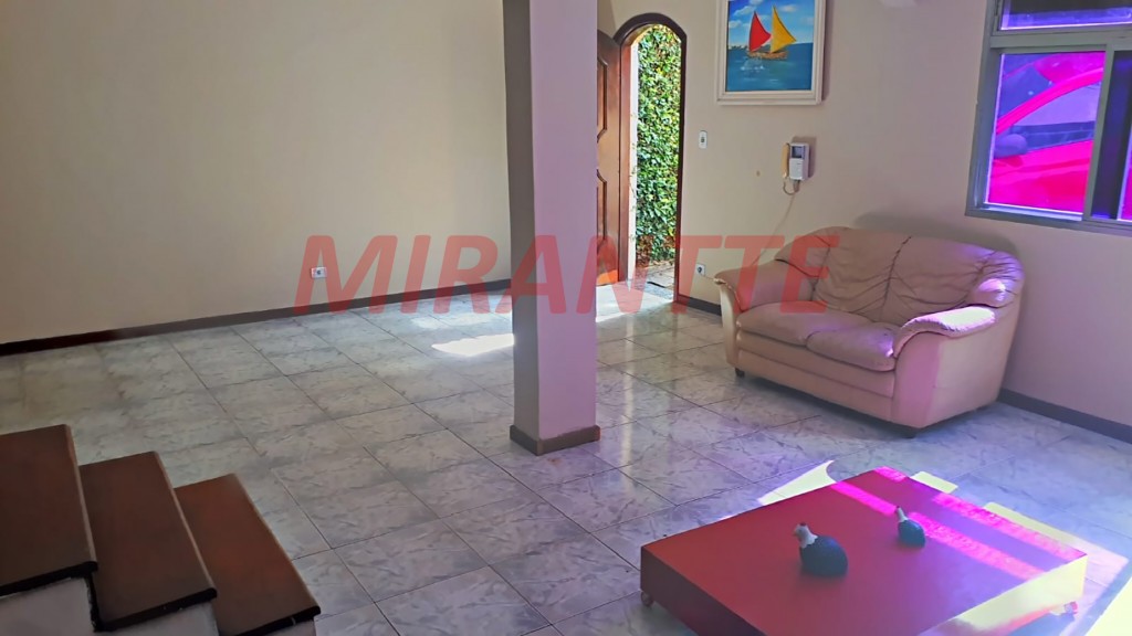 Sobrado de 220m² com 4 quartos em Jardim Peri
