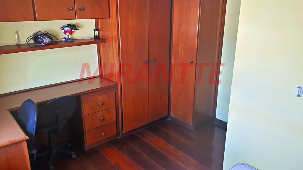 Sobrado de 220m² com 4 quartos em Jardim Peri