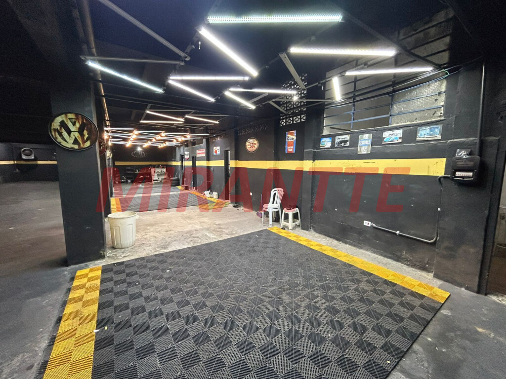 Comercial de 693m² em Casa Verde