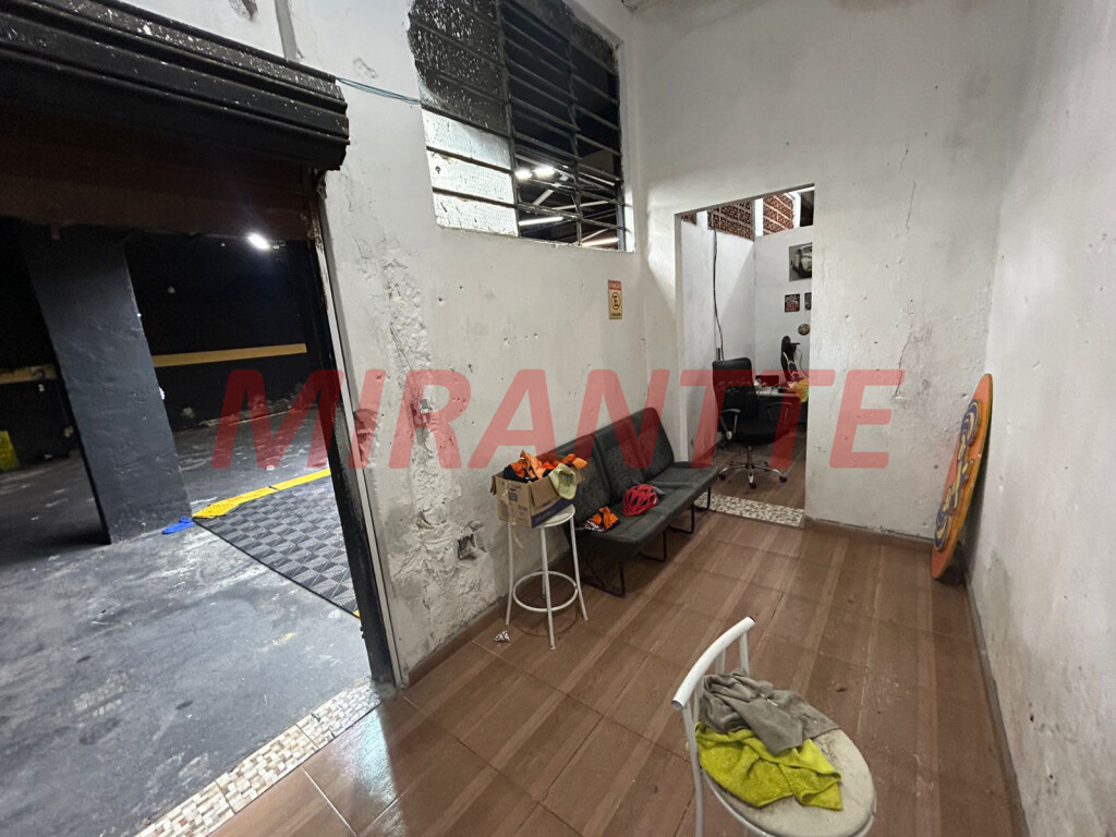 Comercial de 693m² em Casa Verde