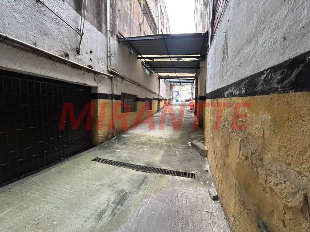 Comercial de 693m² em Casa Verde