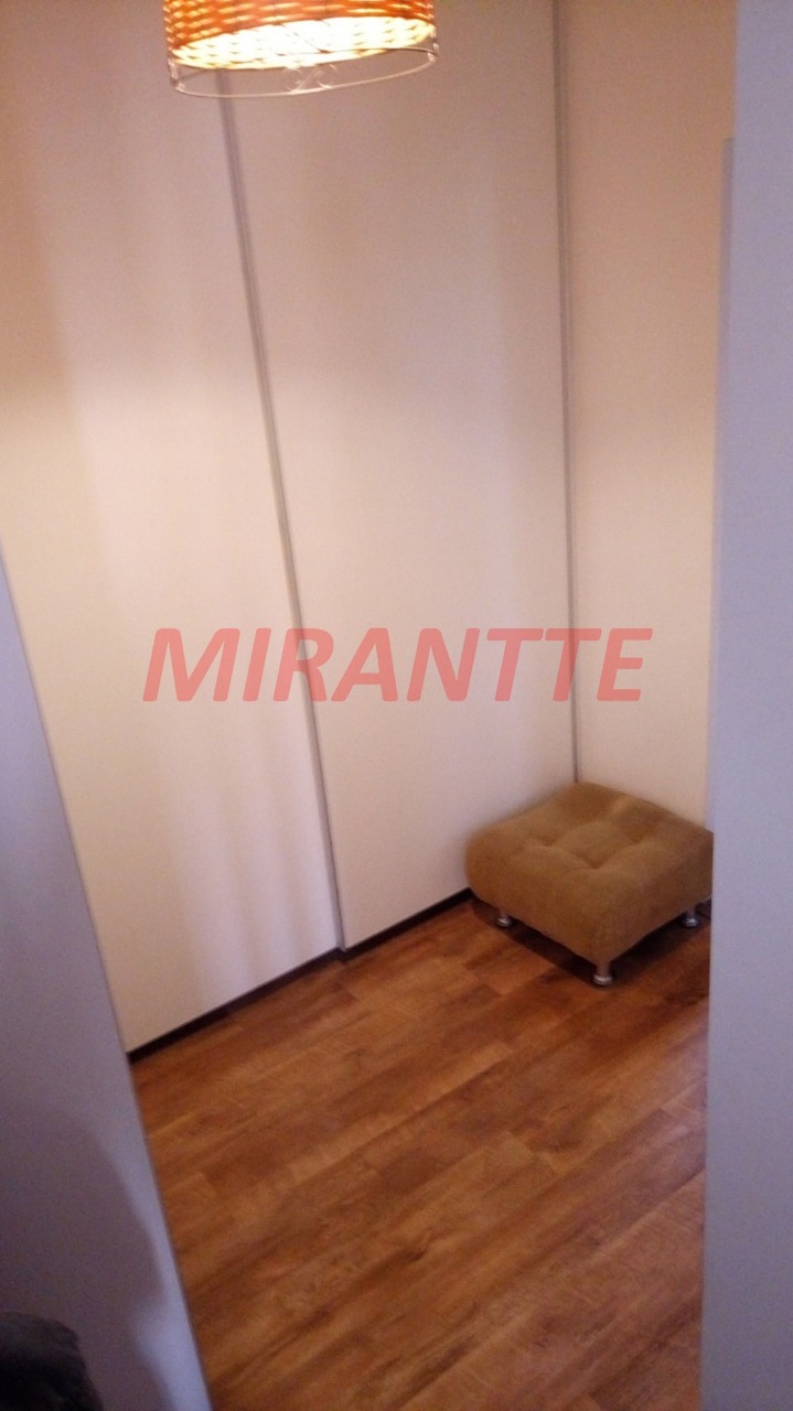 Sobrado de 225m² com 2 quartos em Vila Barros