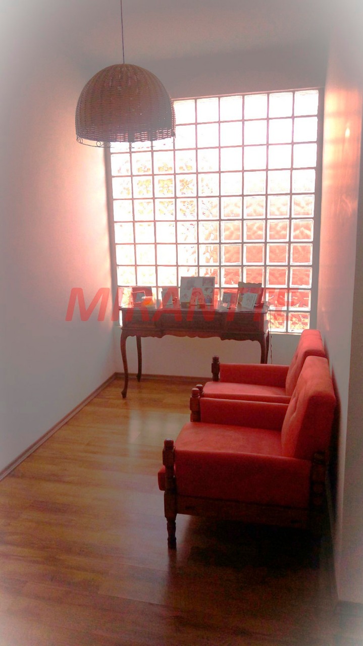 Sobrado de 225m² com 2 quartos em Vila Barros