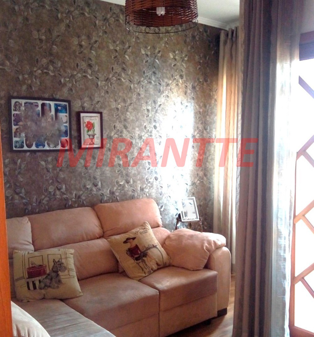 Sobrado de 225m² com 2 quartos em Vila Barros