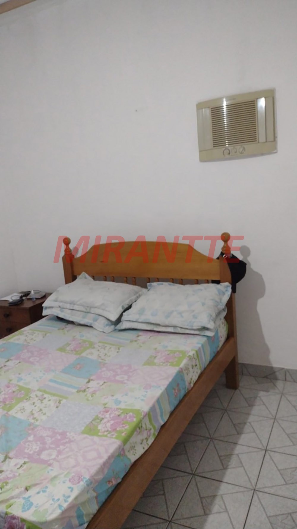 Casa terrea de 318m² com 3 quartos em Vila Galvão
